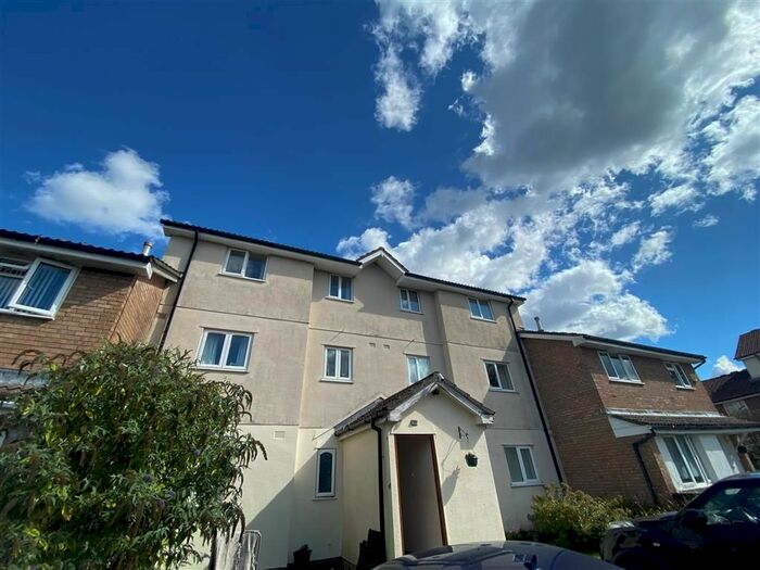 2 Bedroom Flat To Rent In Bishop Hannon Drive, Fairwater, Cardiff, CF5