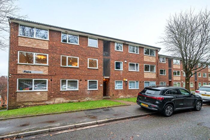 2 Bedroom Apartment To Rent In Windsor Drive, High Wycombe, HP13