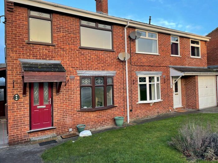 3 Bedroom Semi-Detached House To Rent In Pennine Close, Tibshelf, Alfreton, DE55