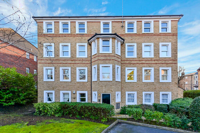 1 Bedroom Apartment To Rent In Ravens Close, Surbiton, KT6
