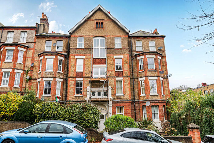 2 Bedroom Apartment For Sale In Taymount Rise, London, SE23