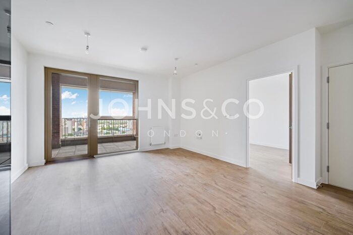1 Bedroom Flat To Rent In Vista Heights, Bermondsey, London, SE15