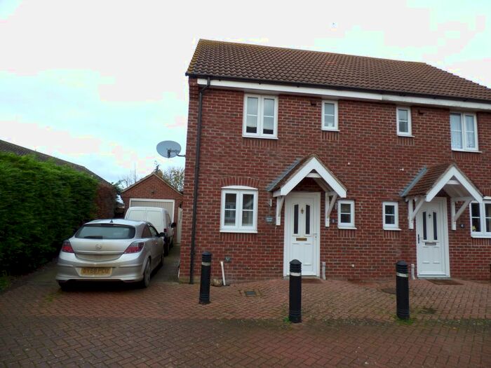 2 Bedroom Semi-Detached House To Rent In Jenner Close, Bungay, NR35