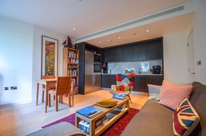 1 Bedroom Flat For Sale In Charrington Tower, Biscayne Avenue, E14
