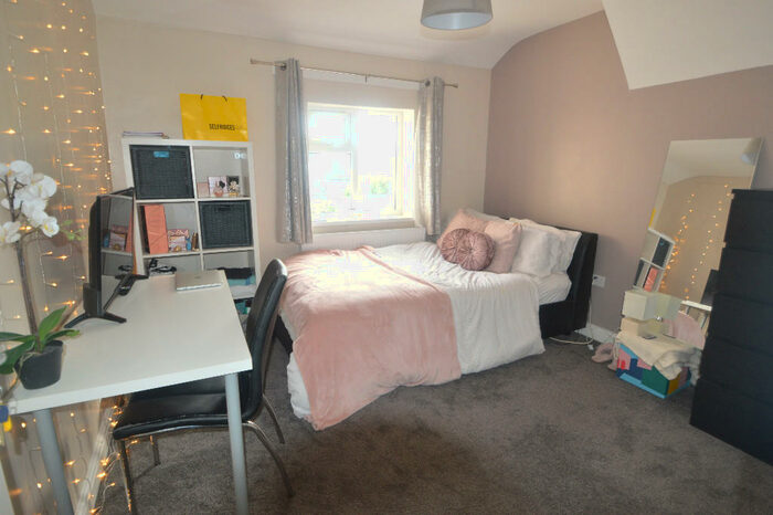 6 Bedroom House To Rent In Newport View, Leeds, West Yorkshire, LS6