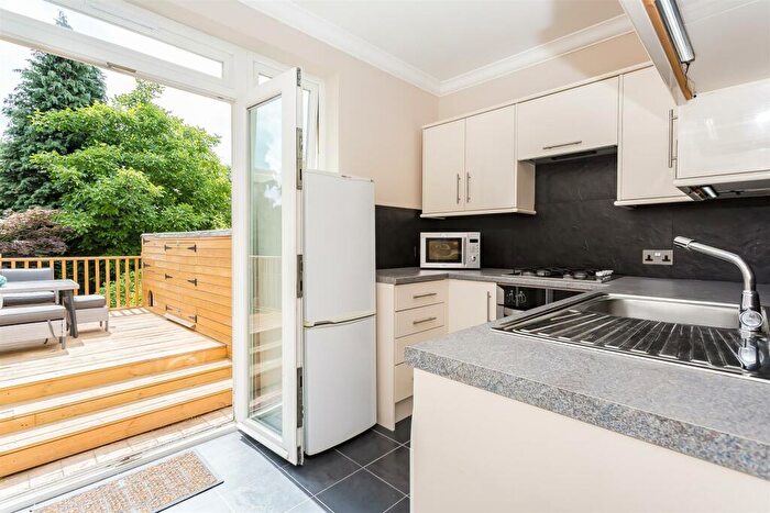 2 Bedroom Apartment To Rent In Bramley Road, Cheam, Sutton, SM2