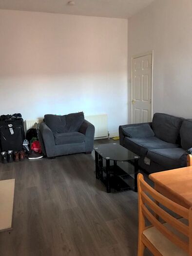 3 Bedroom Flat To Rent In Warton Terrace, Heaton, Newcastle Upon Tyne, NE6