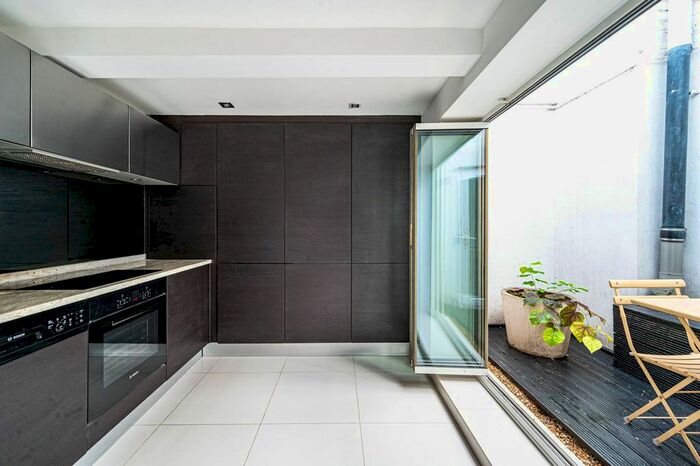 1 Bedroom Flat To Rent In Guilford Street, Bloomsbury, London, WC1N