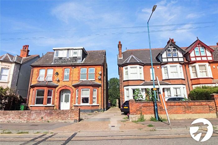 1 Bedroom Flat To Rent In Darnley Road, Gravesend, Kent, DA11