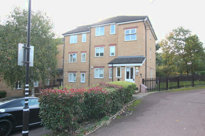1 Bedroom Apartment To Rent In Kirkland Drive, Enfield, EN2