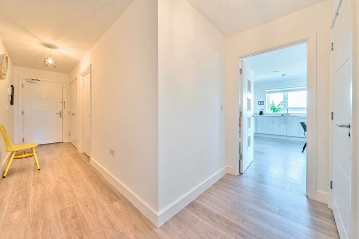 2 Bedroom Flat To Rent In Isambard Close Maidenhead, SL6