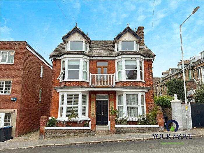 1 Bedroom Flat For Sale In Thanet Road, Ramsgate, Kent, CT11