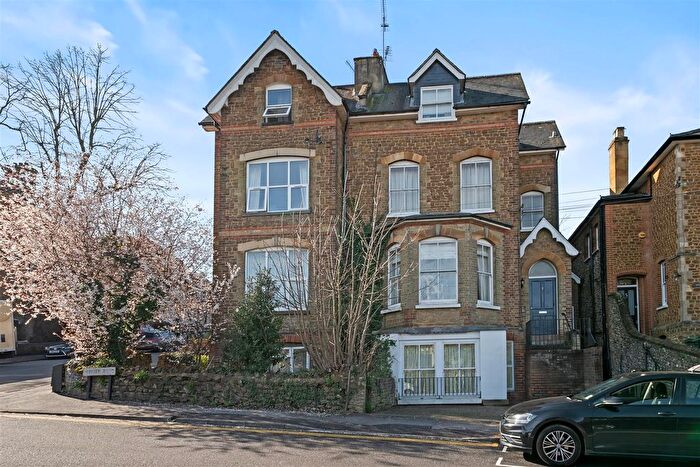 2 Bedroom Maisonette For Sale In Hunter Road, Guildford, GU1