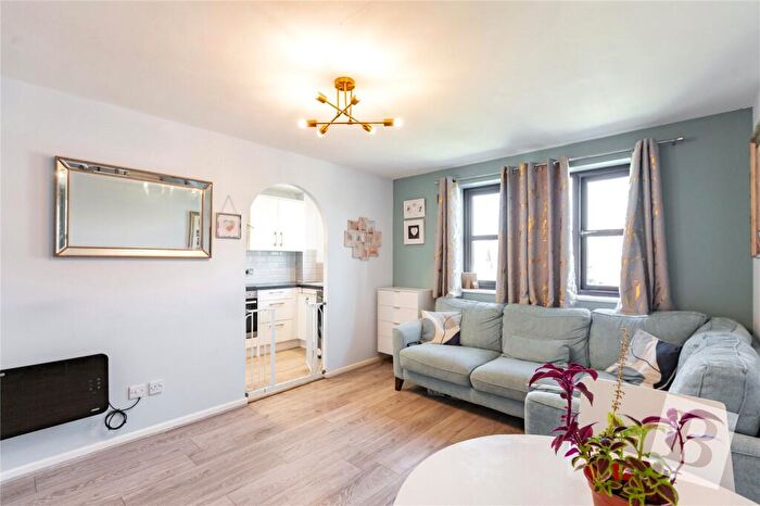 1 Bedroom Apartment For Sale In Crystal Court, Ferro Road, Rainham, RM13