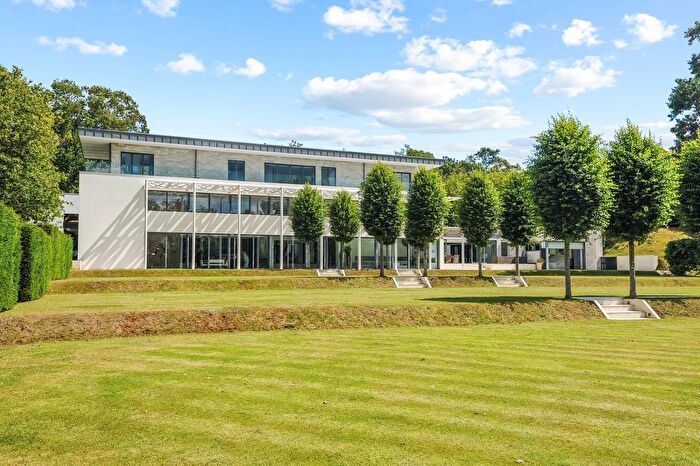 8 Bedroom Country House For Sale In Crown Lane, Berkshire, SL2