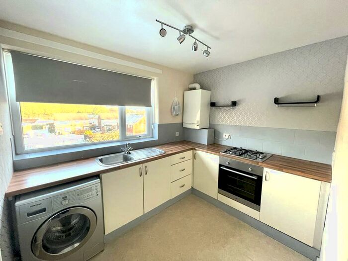 2 Bedroom Maisonette To Rent In Cowdrey House, St John's Green, NE29