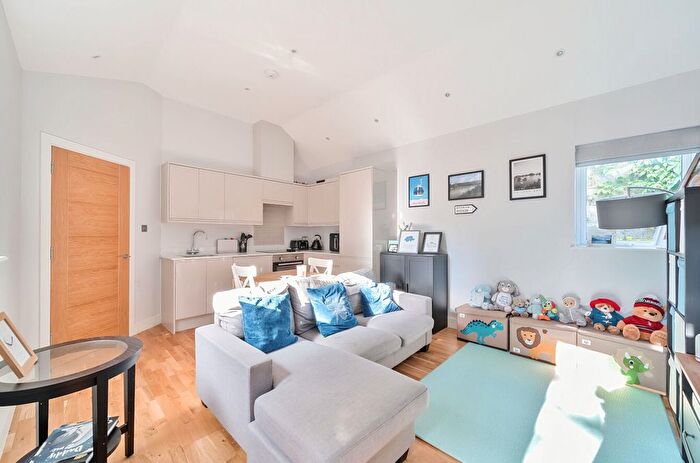 1 Bedroom Flat For Sale In Ashford, Surrey, TW15