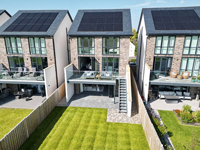 4 Bedroom Town House For Sale In Furlong View, The Paddock, CA2