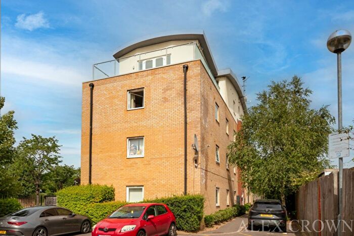 2 Bedroom Flat For Sale In Chamberlain Close, Ilford, IG1