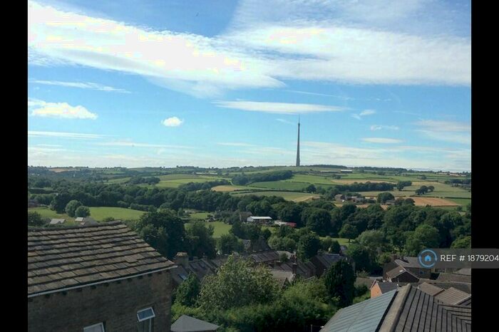 2 Bedroom Terraced House To Rent In Chapel Hill, Huddersfield, HD8