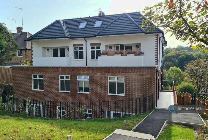 2 Bedroom Flat To Rent In Hydethorne Heights, South Croydon, CR2