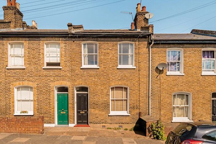 1 Bedroom Flat For Sale In Clandon Street, Deptford, SE8