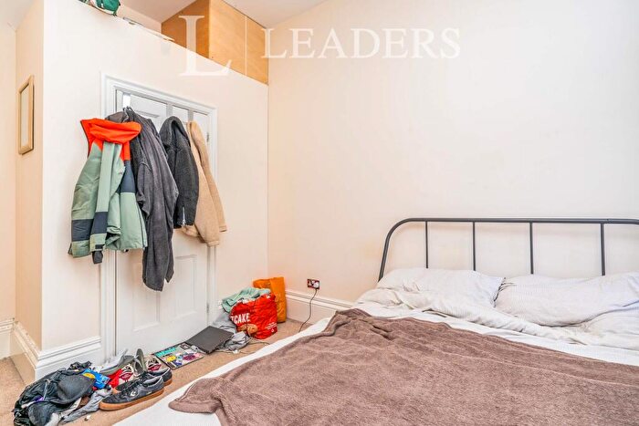 1 Bedroom Flat To Rent In Royal Crescent Rd, Southampton, SO14