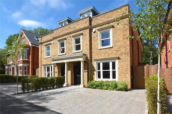 4 Bedroom House For Sale In Copsem Lane, Esher, KT10