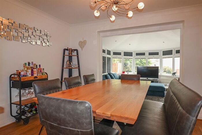 4 Bedroom Detached House For Sale In Coopers Walk, Bubbenhall, CV8