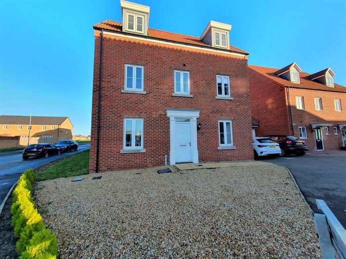 3 Bedroom House To Rent In Waveny Close, Spalding, PE11