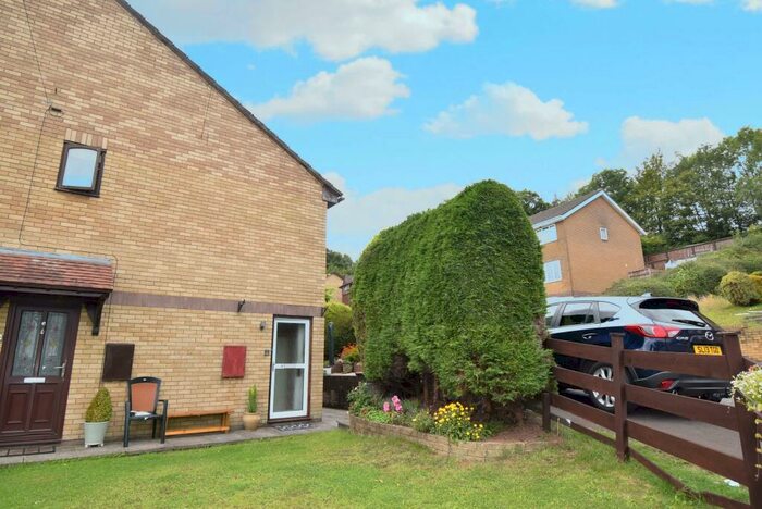 2 Bedroom Flat To Rent In Cotswold Close, Newport, NP19