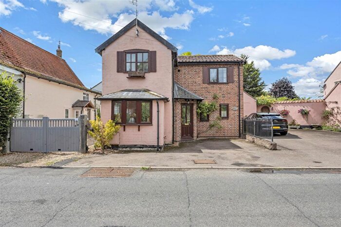 3 Bedroom Detached House For Sale In The Green, Beyton, Bury St. Edmunds, IP30