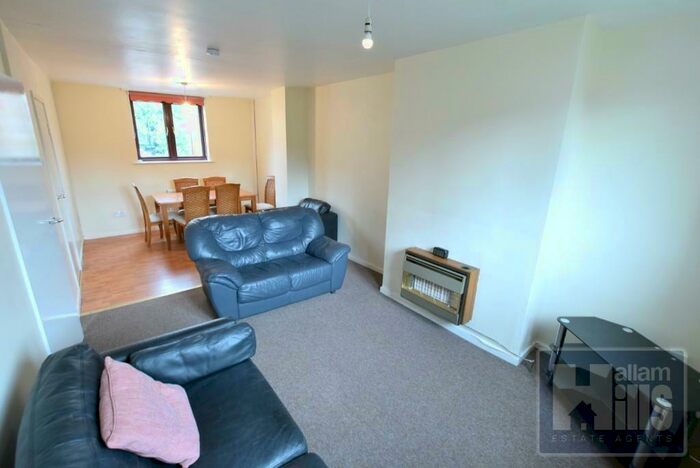 3 Bedroom Flat To Rent In Summer Street, Sheffield, S3
