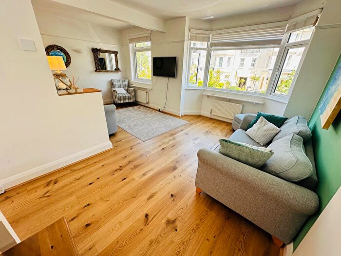 3 Bedroom Flat To Rent In St Michaels Road, Bournemouth, BH2