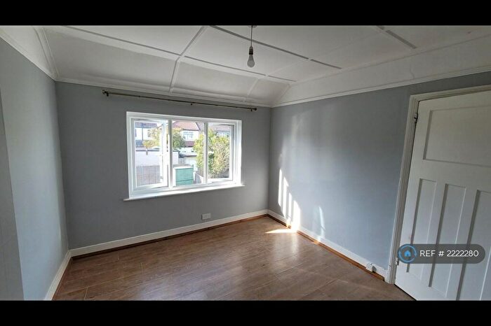 3 Bedroom Semi-Detached House To Rent In Sharon Road, Enfield, EN3