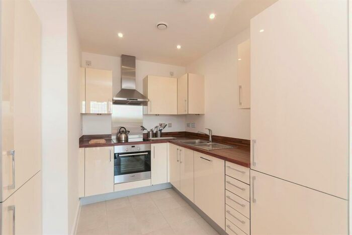 1 Bedroom Flat To Rent In Highgate, Longmead Terrace, Bath, BA2