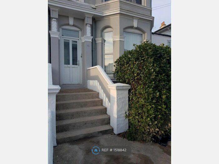 1 Bedroom Flat To Rent In Elphinstone Road, Hastings, TN34