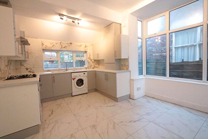 4 Bedroom Semi-Detached House To Rent In Rowan Avenue, Manchester, M16