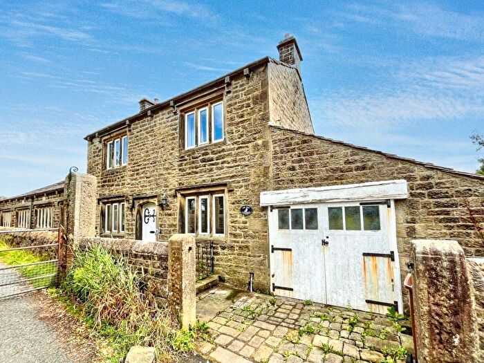 3 Bedroom Property For Sale In Gill Lane, Cowling, Keighley, BD22