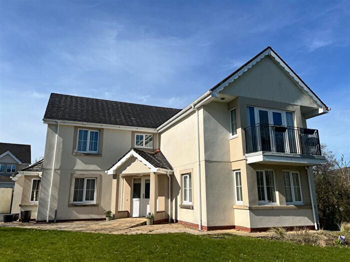 4 Bedroom Detached House For Sale In Henfelin, Garnant, Ammanford, SA18