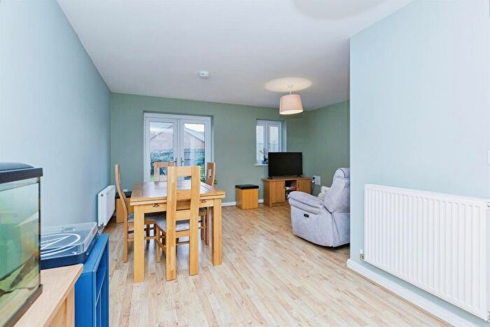 3 Bedroom Town House For Sale In Buxton Crescent, Broughton Astley, Leicester, LE9