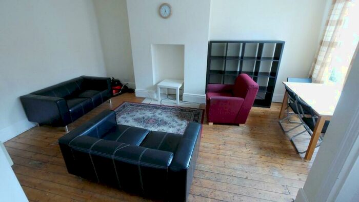 4 Bedroom House To Rent In Mayville Place, LS6