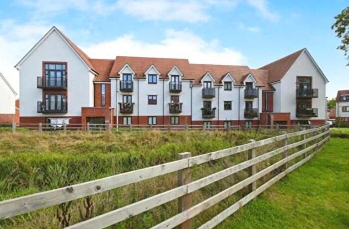 2 Bedroom Flat To Rent In Quiller Avenue, Arborfield Green, RG2