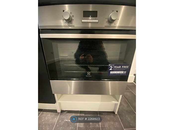 Studio To Rent In Lea Road, Wolverhampton, WV3