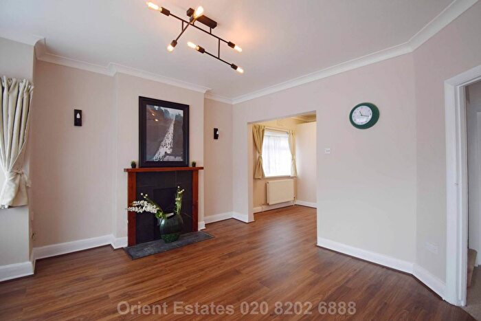 5 Bedroom Bungalow To Rent In Hillway, London, NW9