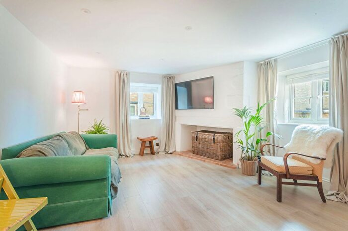 3 Bedroom Cottage For Sale In Old Brewery Lane, Tetbury Town Centre, GL8