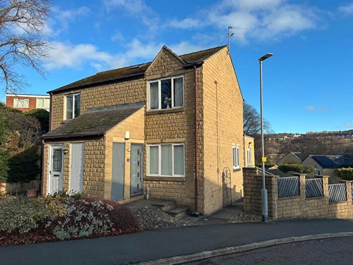 2 Bedroom Apartment To Rent In Heath Lea, Halifax, HX1