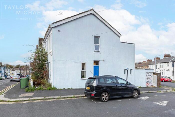 5 Bedroom End Of Terrace House To Rent In Agnes Street, Brighton, BN2