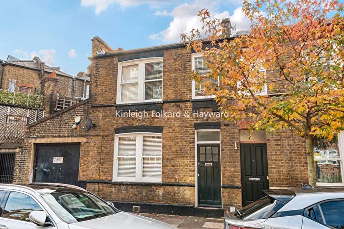 3 Bedroom Terraced House For Sale In Queens Row, Walworth, London, SE17