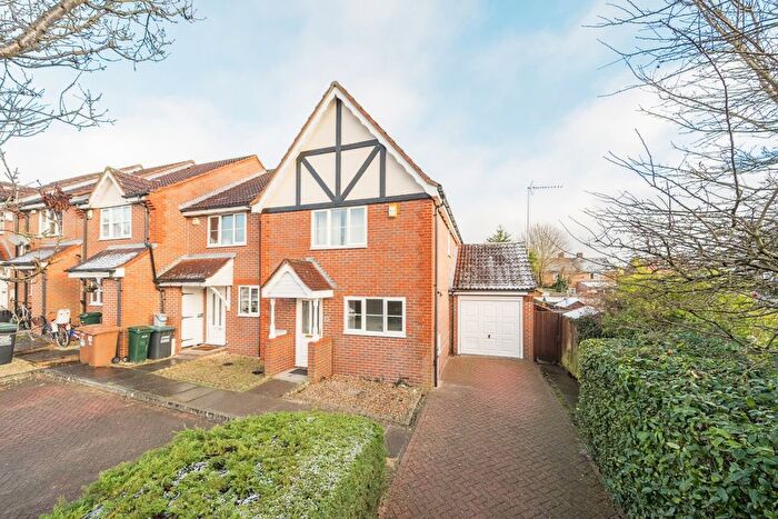 3 Bedroom End Of Terrace House To Rent In Broughton Way, Mill End, Rickmansworth, WD3